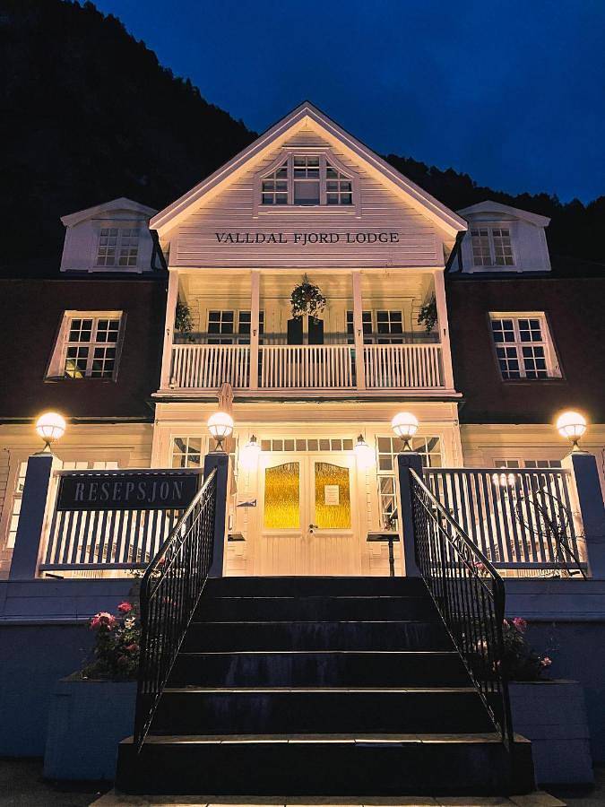Hotel für 4 Personen, mit Terrasse und Garten, mit Haustier in Norddal