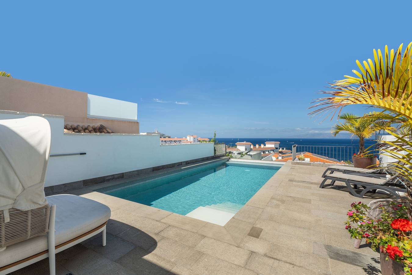 Villa de vacaciones 'Arenas 3 Playa La Arena' con vistas al mar, Wi-Fi y aire acondicionado in Puerto de Santiago, Santiago del Teide