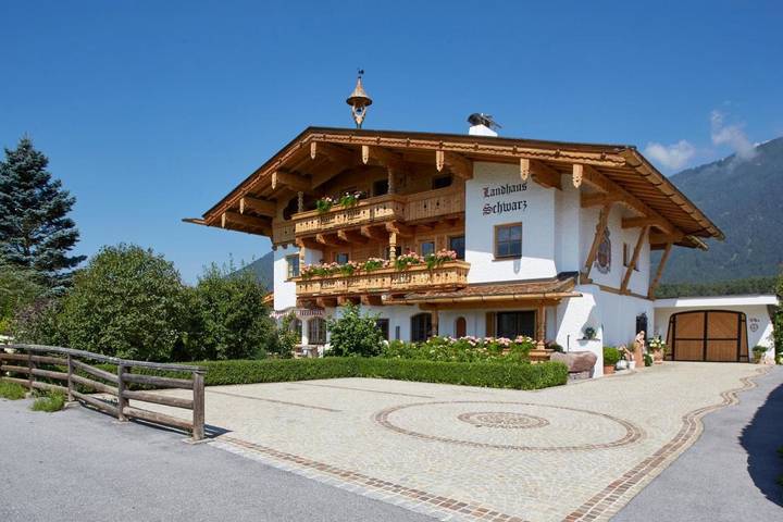 Ferienwohnung für 4 Personen, mit Balkon und Garten sowie Ausblick