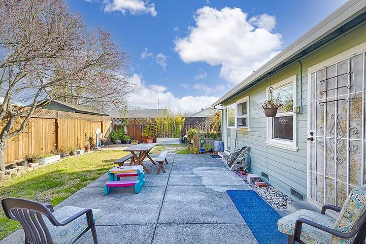 Holiday home for 4 people, with garden and hot tub - 1