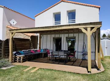 Gîte pour 8 personnes, avec piscine ainsi que terrasse et jardin dans Plage naturiste (Olonne-sur-Mer)
