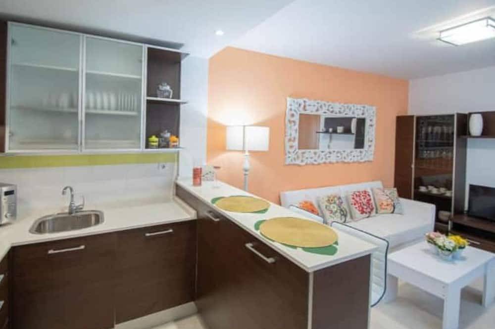 Apartamento entero, Apart."la más coqueta, en el Adn de Cádiz" en barrio la Viña, a 2m. playa Caleta in La Vina, Cádiz