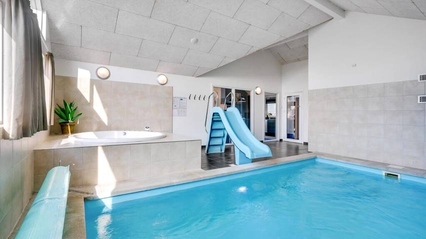 Ferienhaus für 16 Personen, mit Terrasse und Garten sowie Sauna in Kegnæs