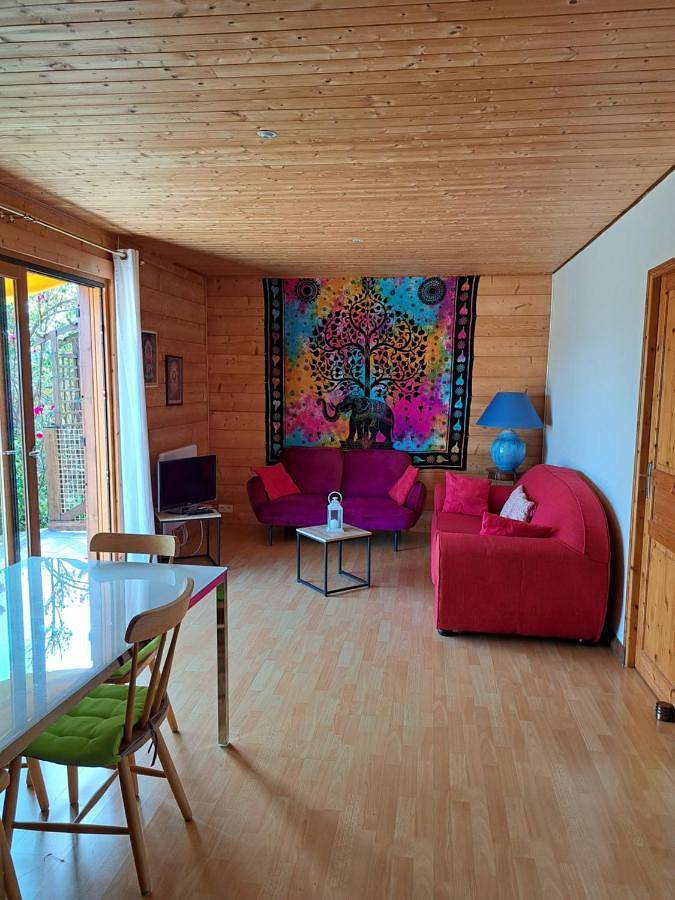 Gîte pour 2 personnes, avec jardin ainsi que piscine et vue à Plazac - 4