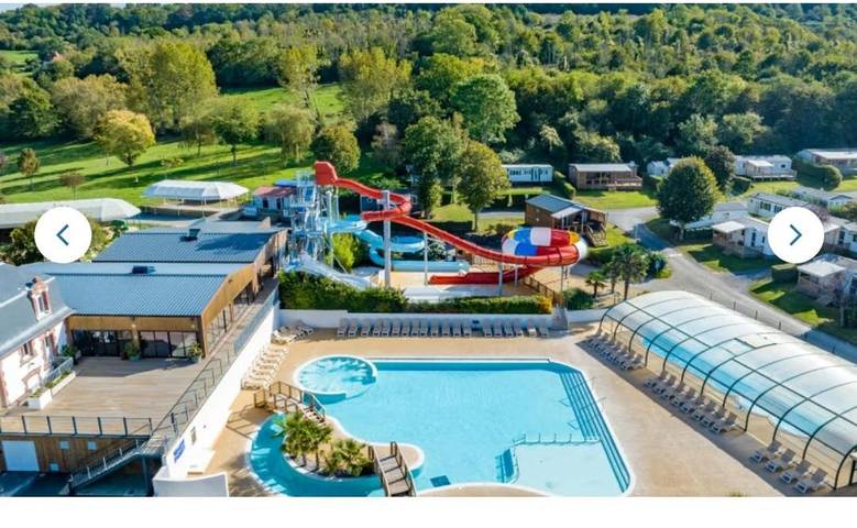 Camping pour 6 personnes, avec bassin pour enfant et jardin ainsi que jacuzzi et piscine
