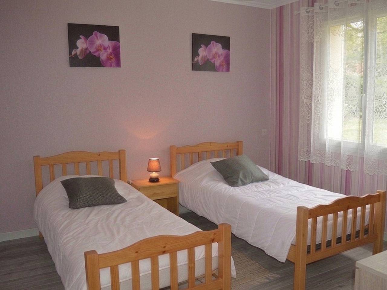 Maison 2** avec Jardin, Terrasse et Parking Privé à 800m de la Plage de Trestraou, Perros-Guirec in Perros-Guirec, Côte de Granit Rose