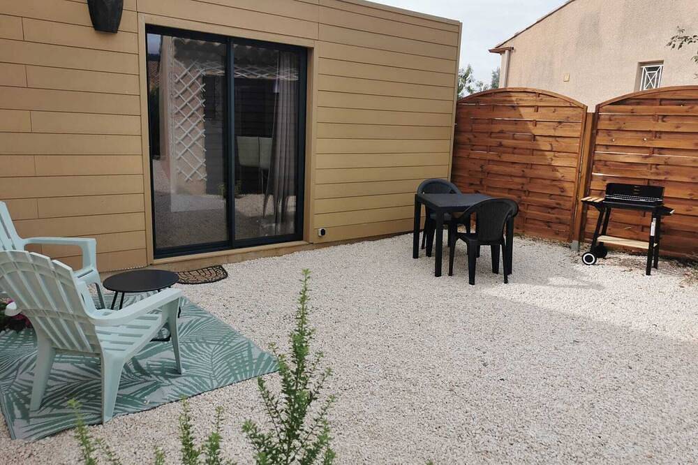 Appartement entier, Studio avec extérieur privé au calme proche rivière in Saint-Jean-de-Fos, Région de Lodève