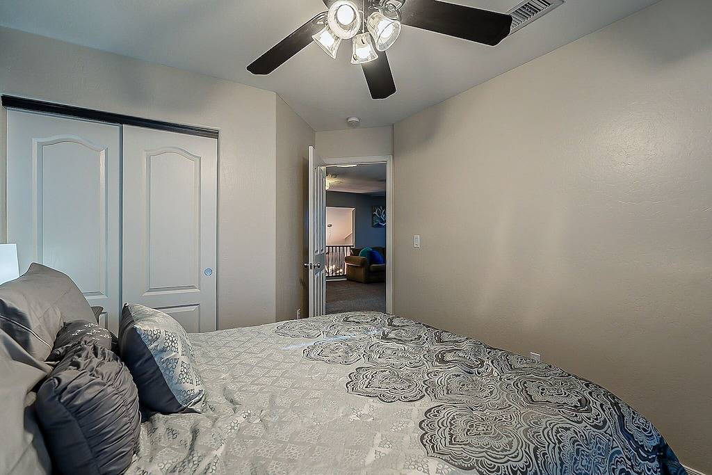 Moore House ~ Downtown Gilbert w/ Pool & Yard Games in Gilbert, Maricopa County