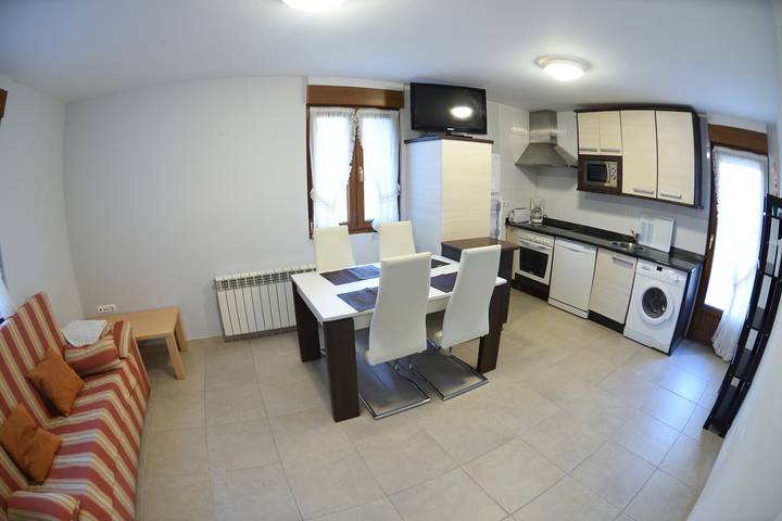 Entire apartment, Cozy apartment in Mogro, 63 m² with private pool! in Mogro, Miengo