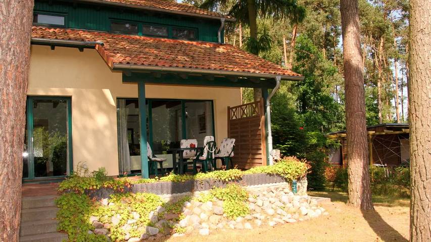 Ferienhaus für 7 Personen, mit Garten in Jabel