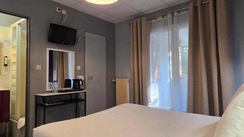 Hôtel pour 2 personnes, avec terrasse et jardin ainsi que vue et piscine à Saint-Paul-de-Fenouillet - 4