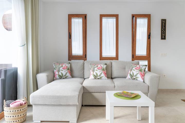 Holiday Home 'Marde Loft' with Mountain Views, Private Terrace & Wi-Fi in Mancha Blanca, Tinajo