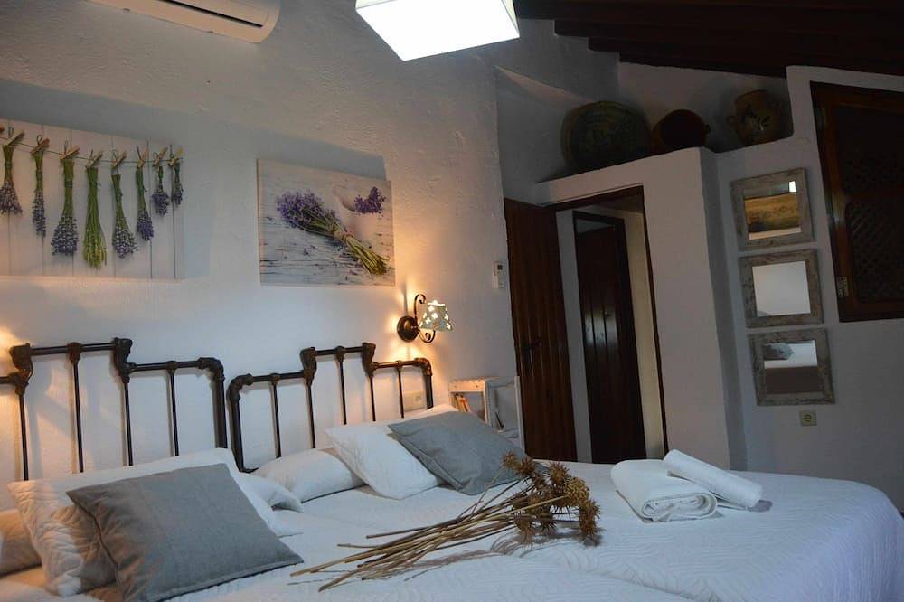 Casa Andaluza de vacaciones con piscina privada in Fuentes de Cesna, Algarinejo