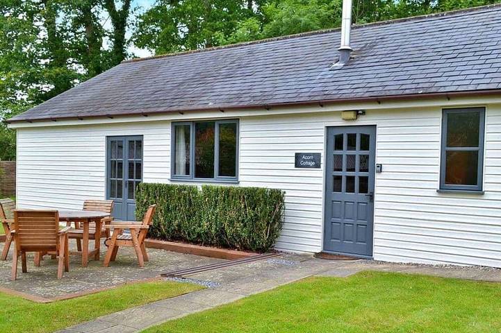 Holiday rental for 4 people, with pool and hot tub in Bovey Tracey