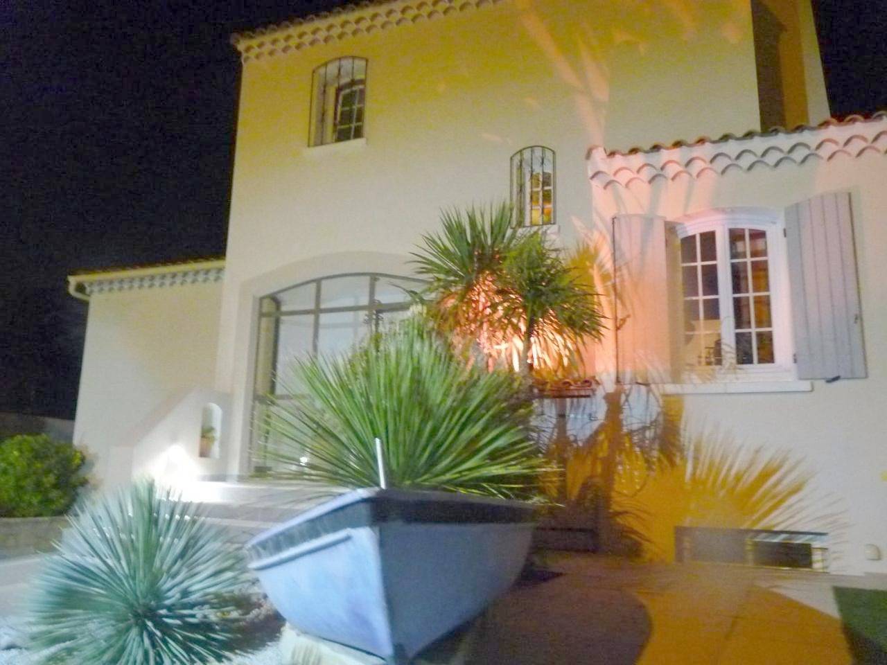 Double Room with Private Bathroom in Martigues, Mittelmeerküste (Frankreich)