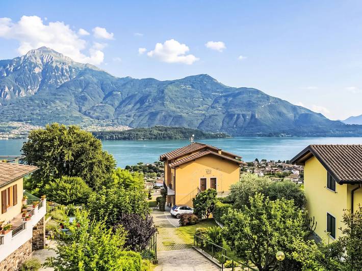 Gîte pour 5 personnes, avec Balcon et Terrasse ainsi que Jardin et Piscine à Vercana