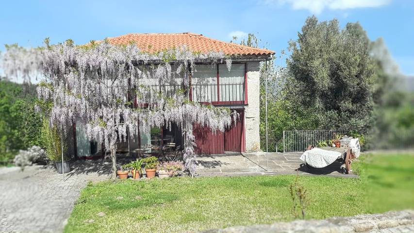 Location de vacances pour 4 personnes, avec piscine ainsi que terrasse et jardin dans Póvoa de Lanhoso