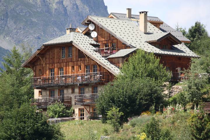 Gîte pour 6 personnes, avec Jacuzzi ainsi que Piscine et Sauna