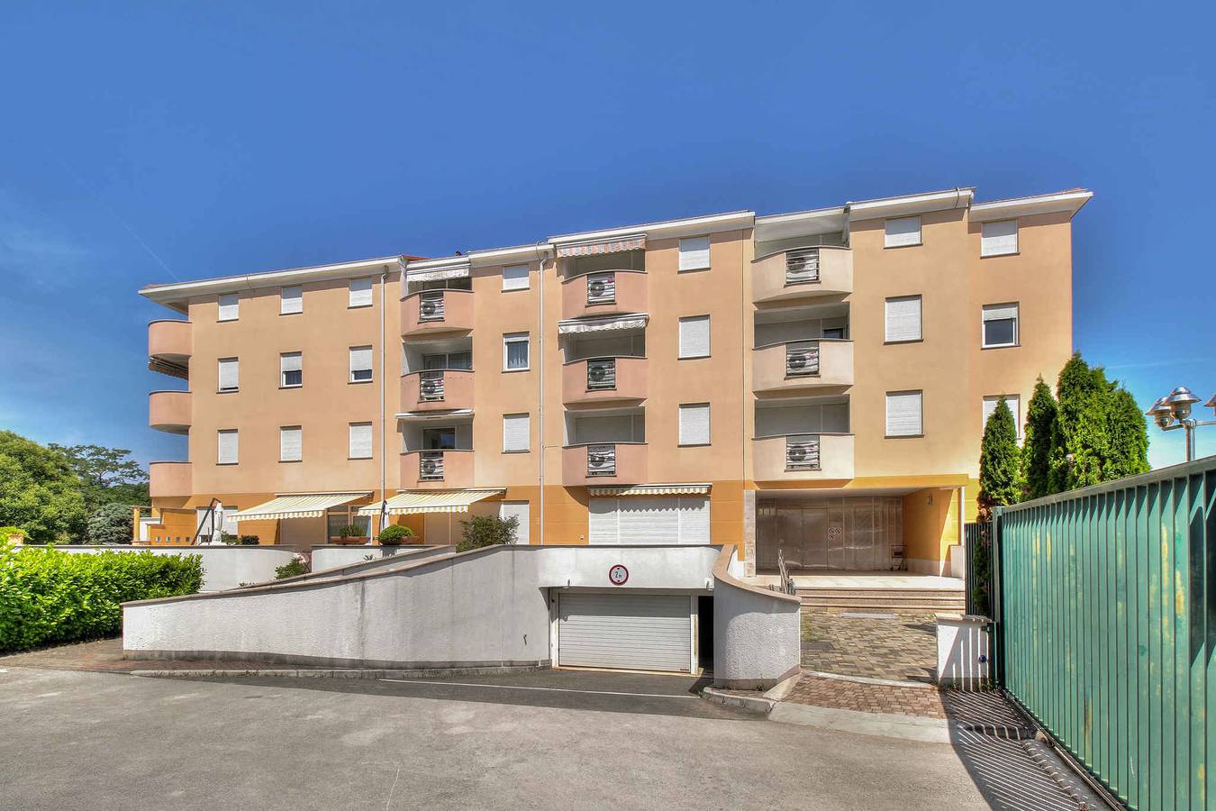 Cijeli apartman za odmor, Holiday apartment mit Klimaanlage und Balkon  in Umag, Umag Region