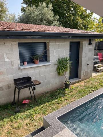 Gîte pour 2 personnes, avec terrasse et jardin à Décines-Charpieu