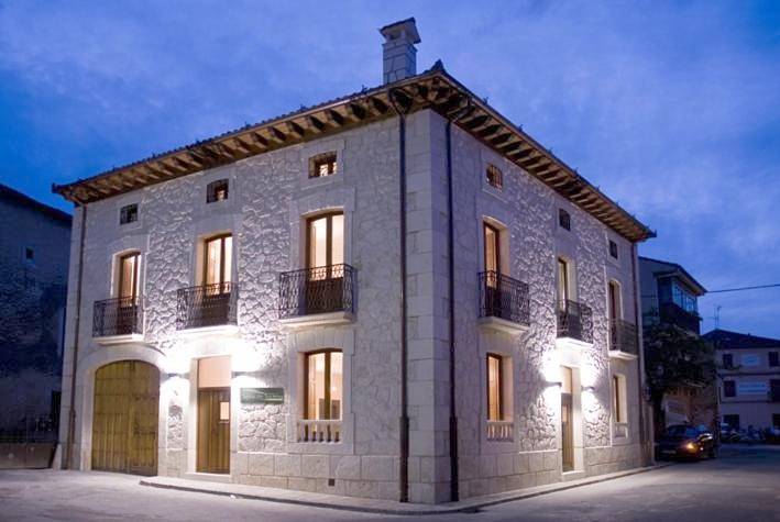 Casa rural para 16 personas, con Jacuzzi y Terraza en Prádena