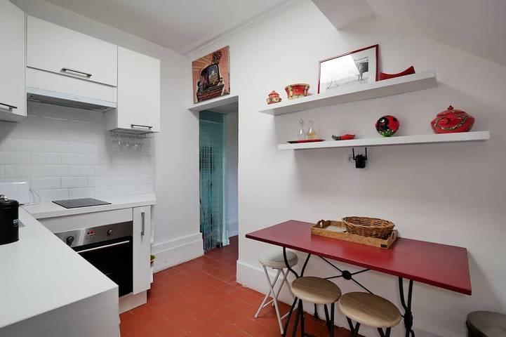 Apartamento entero, 2-star apartment in writer's house in Sommières, Costa mediterránea (Francia)