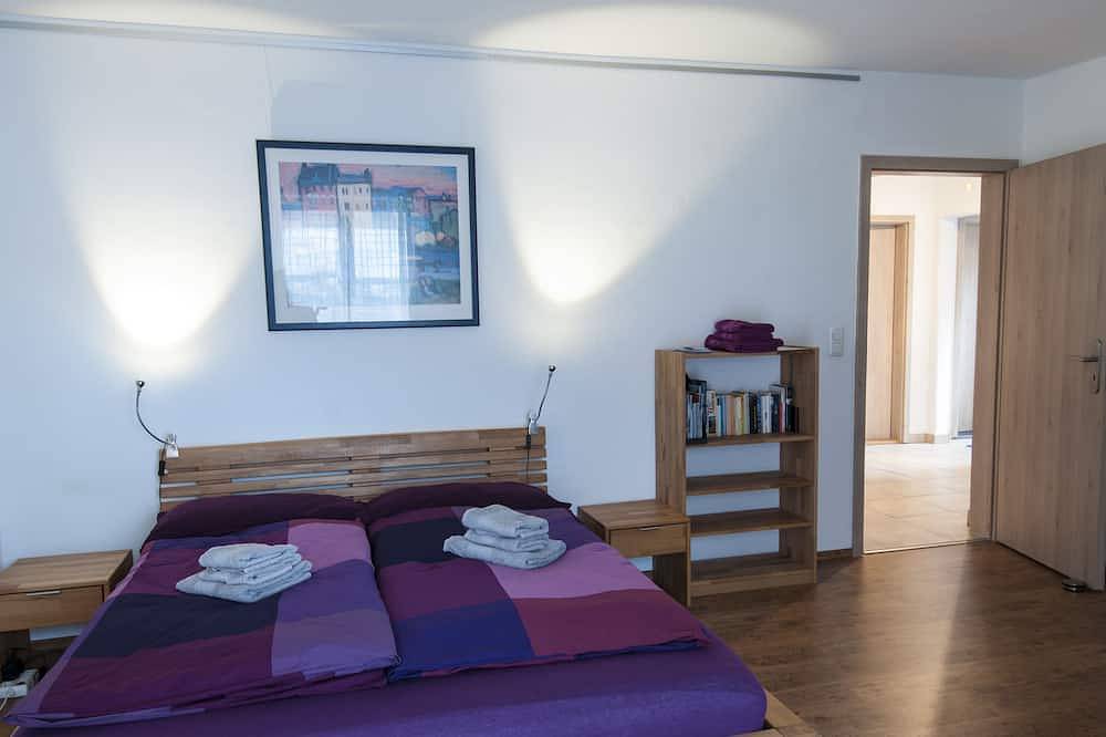 Ganze Wohnung, Ferienwohnung 65 m²,1 Wohnschlafzimmer, 1 Kinderschlafzimmer, Küche, Balkon in Unterwössen, Bayerische Alpen