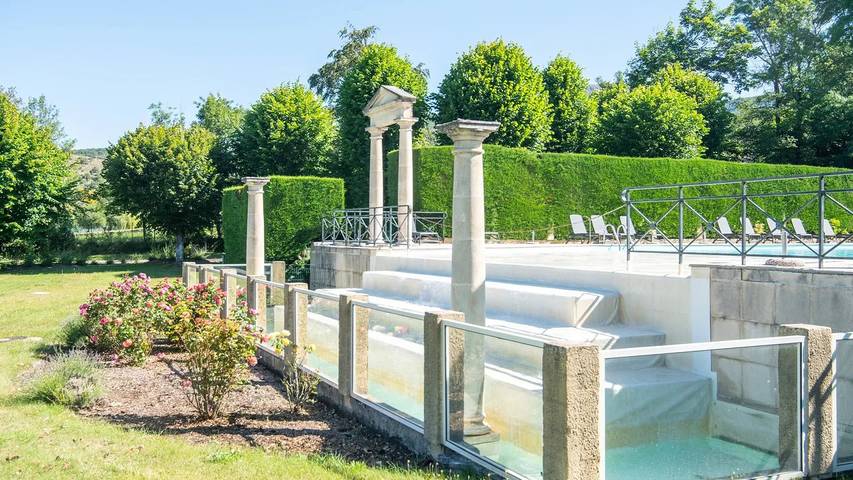 Appartement de vacances pour 3 personnes, avec jacuzzi ainsi que piscine et jardin