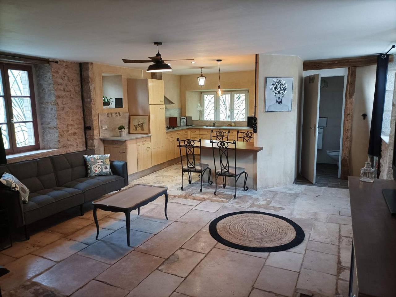 Ganze Wohnung, Appartement 'La Maison Du Meunier Mit Grundstück' mit Privatem Garten und Wlan in Autigny-la-Tour, Neufchâteau (Frankreich)