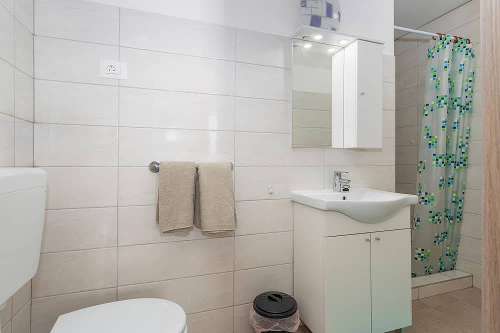 Ganze Wohnung, Nice apartment in Stara Baska with house sea view in Punat, Krk