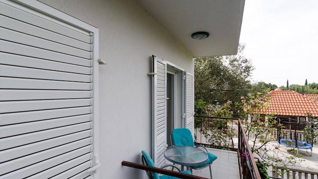Ganze Ferienwohnung, Ferienwohnung für 4 Personen mit Balkon in Trpanj, Peljesac