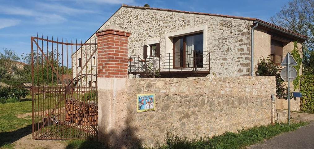 Gîte pour 2 personnes, avec Balcon et Terrasse ainsi que Jardin et Vue à Assignan