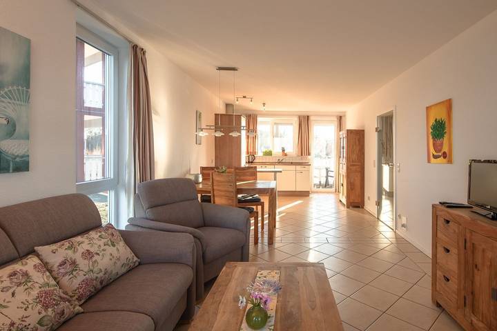 Ferienwohnung für 2 Personen, mit Balkon und Whirlpool sowie Garten und Seeblick an der Müritz - 4