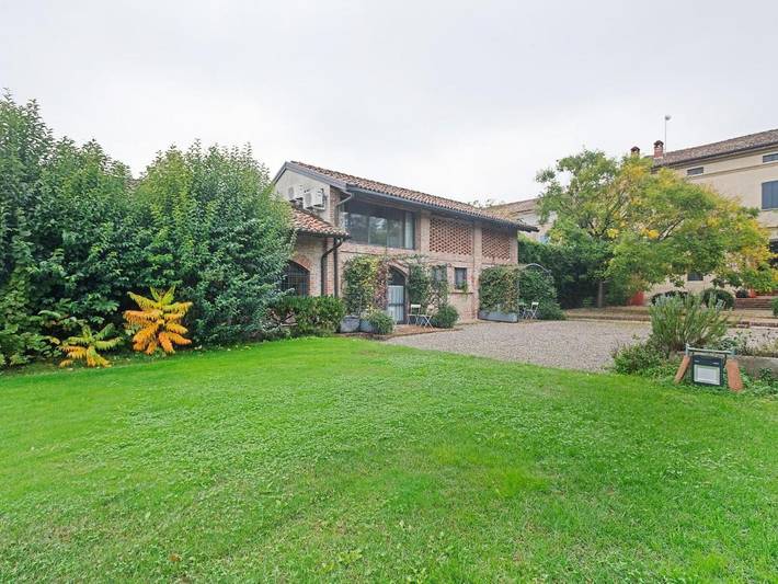 Location de vacances pour 3 personnes, avec Jardin à Stagno Lombardo