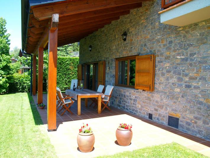 Location de vacances pour 10 personnes, avec jardin dans Pyrénées catalanes - 3