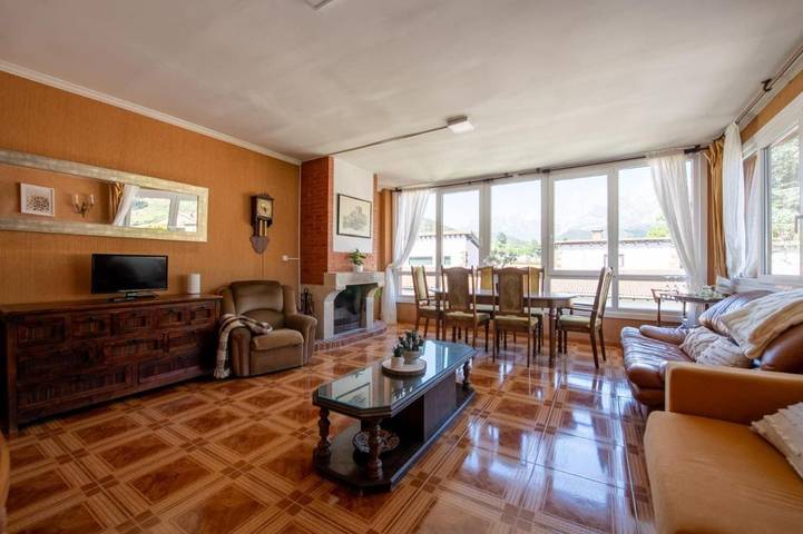 Location de vacances pour 4 personnes, avec jardin ainsi que vue et terrasse, animaux acceptés à Potes