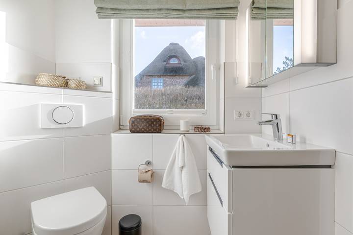 Ferienwohnung für 2 Personen, mit Balkon und Terrasse sowie Garten und Seeblick in Wenningstedt - 4