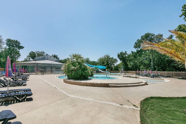 Mobile Home 'Mobil Home Piriac Détente Boisée' with Private Terrace and Private Garden in Piriac-sur-Mer, Côte d'Amour