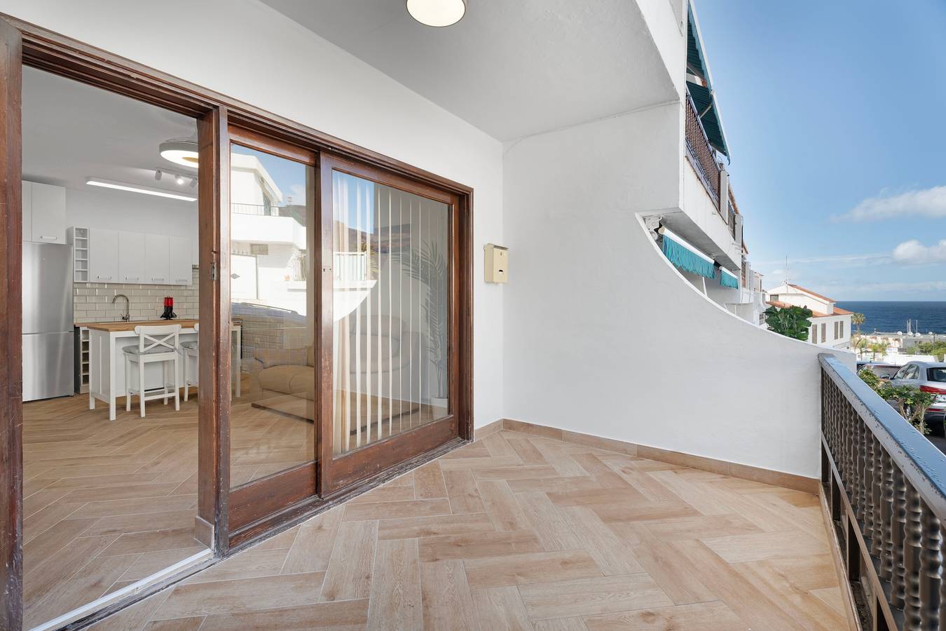 Apartamento entero, Vacaciones 'Delfin Amarillo' con balcón y Wi-Fi in Playa de los Guíos, Santiago del Teide
