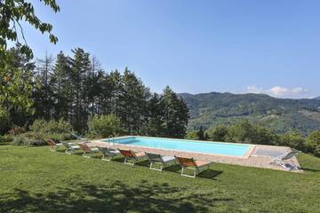 Holiday Rental for 8 People in Lucca, Italian Riviera, Photo 3