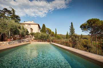 Chambre d’hôte pour 2 personnes, avec jardin ainsi que piscine et jacuzzi à Carcès