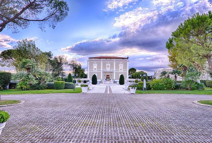 Ferienhaus für 3 Personen, mit Terrasse und Garten sowie Pool