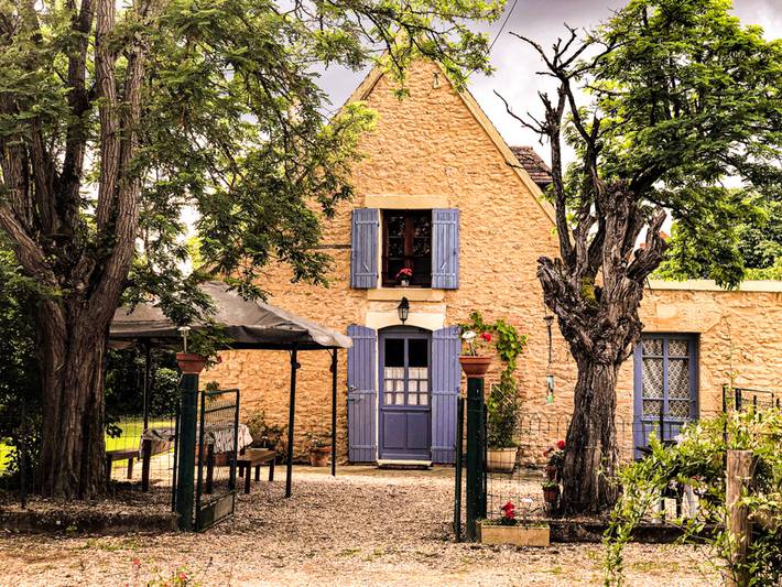 Location de vacances pour 16 personnes, avec Terrasse et Jardin à Trémolat