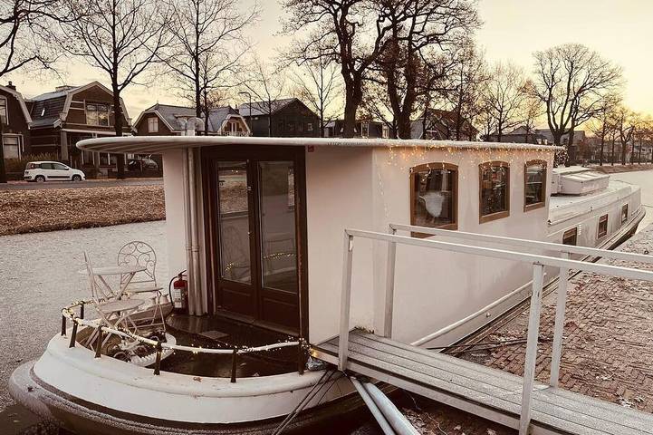 Woonboot voor 2 personen, met terras - 1