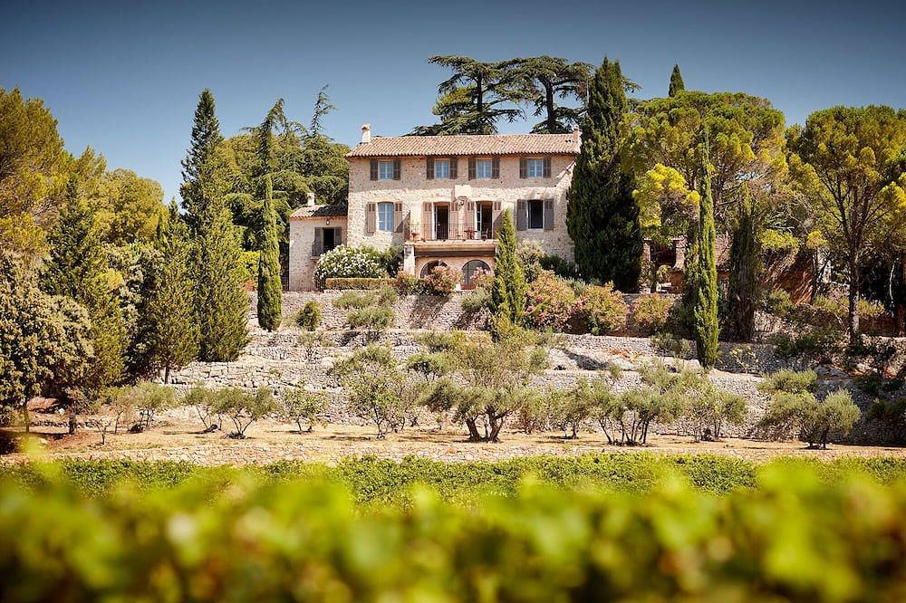 Bastide provençale au cœur d'un domaine viticole, piscine jacuzzi salle de sport in Carcès, Région de Brignoles