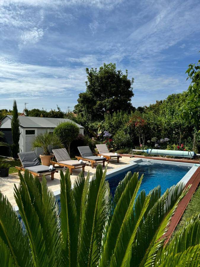 Location de vacances pour 2 personnes, avec jardin ainsi que terrasse et piscine à Échillais - 3