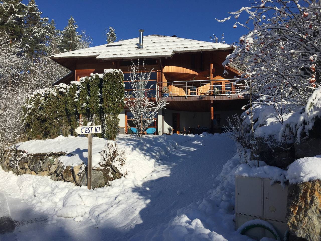 Apartamento entero, Apartamento "Charmant dans Chalet" con vistas a la montaña, terraza privada y Wi-Fi in Briançon, Serre Chevalier