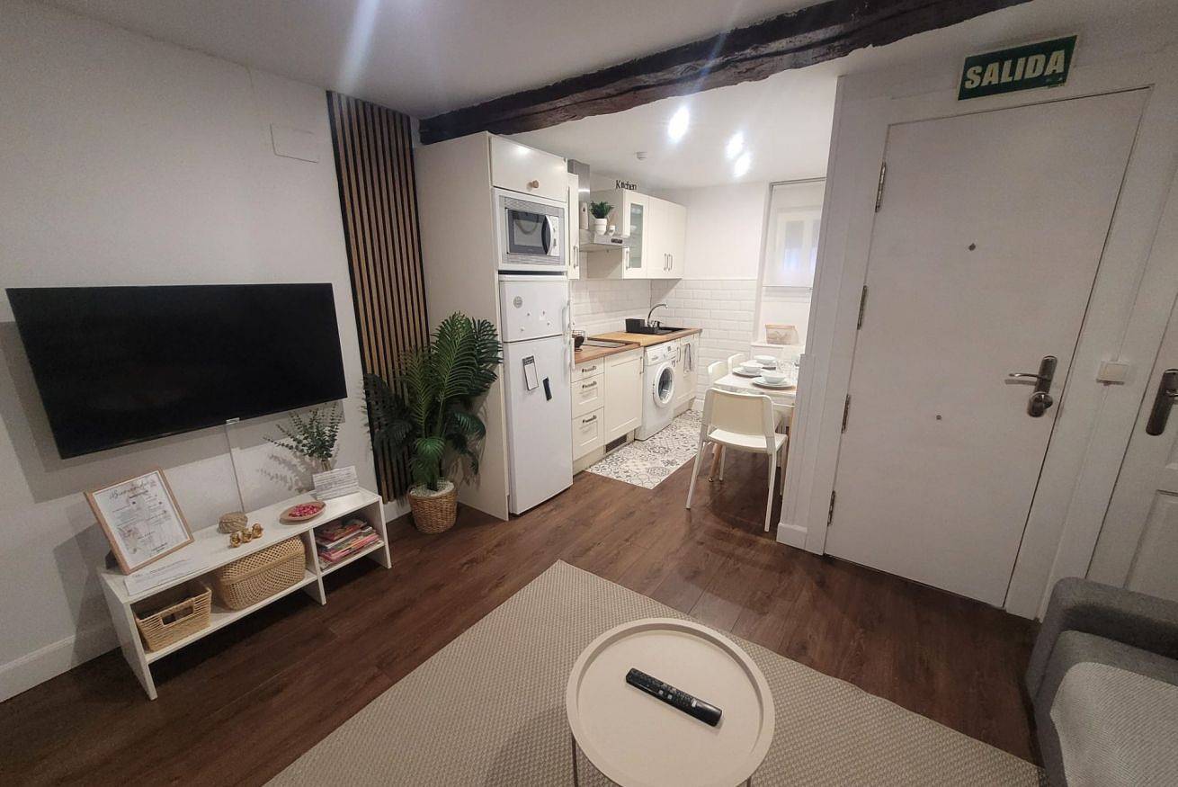 Apartamento entero, Apartamento frente al mar con vistas al agua, Wi-Fi y cocina completa in Laredo, Costa de Cantabria