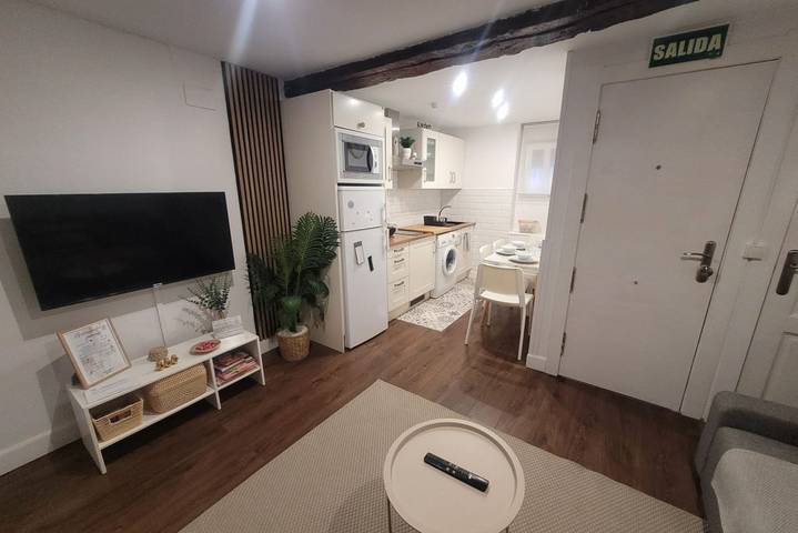 Ganze Wohnung, Strandnahes Apartment mit Meerblick, Wlan & voll ausgestatteter Küche in Laredo, Kantabrische Küste