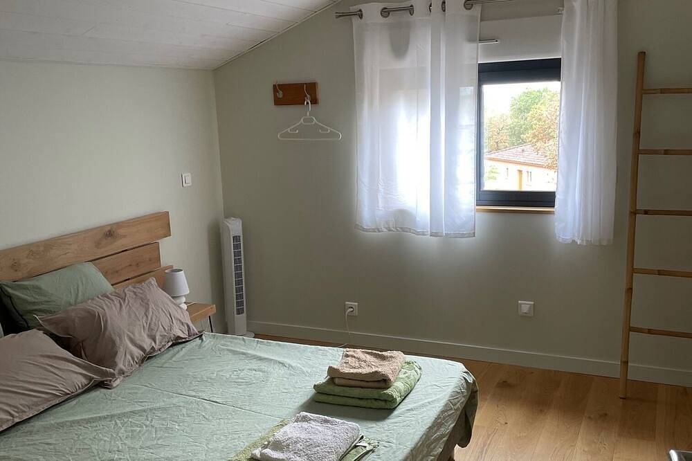 House 10min from Cahors in the heart of the woods with swimming pool in Valroufié, Quercy